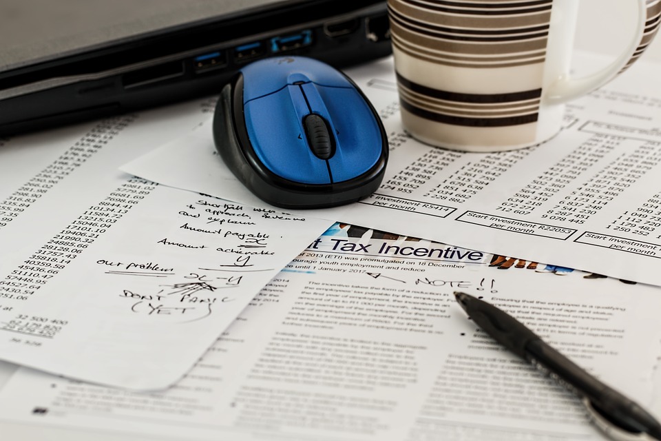 papers and mouse